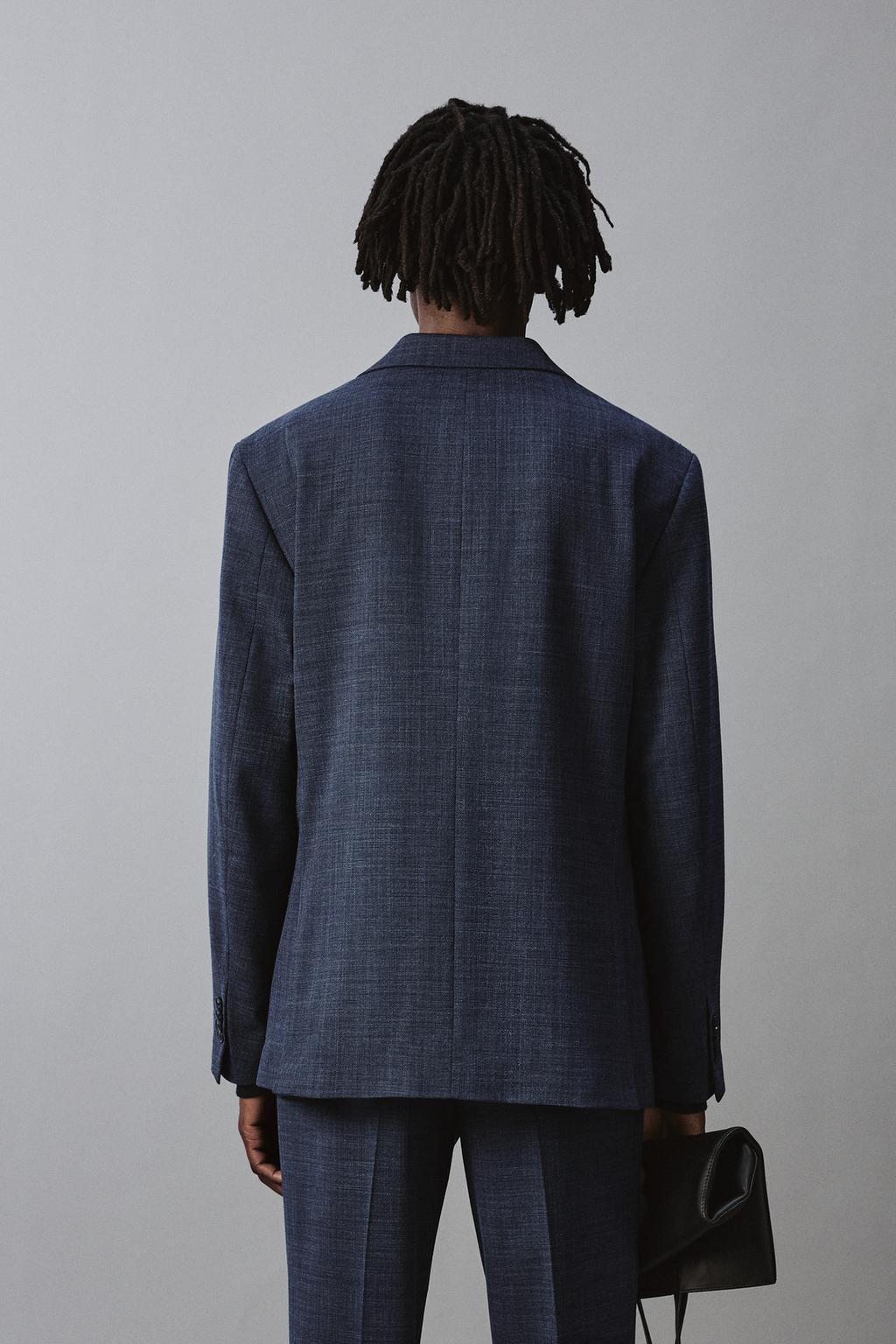 КОСТЮМНЫЙ БЛЕЙЗЕР ИЗ РЕЛЬЕФНОЙ ТКАНИ