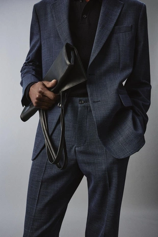 Костюмные брюки из рельефной ткани- Заказать в России