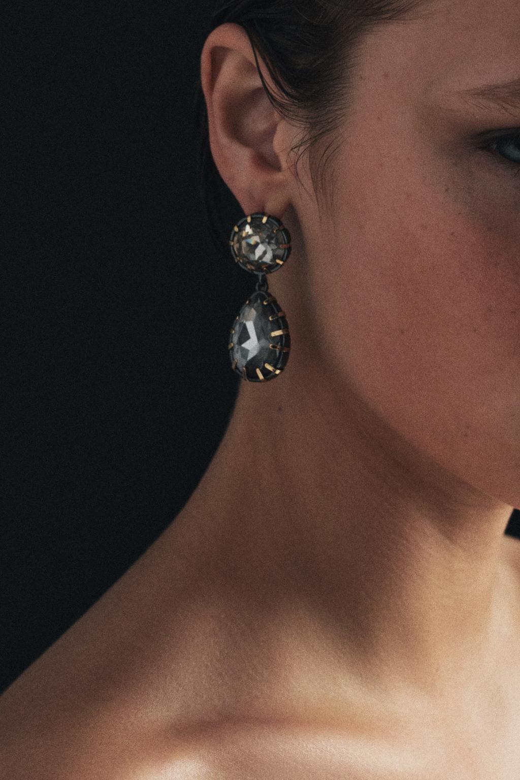 МЕТАЛЛИЧЕСКИЕ СЕРЬГИ СО СТРАЗАМИ