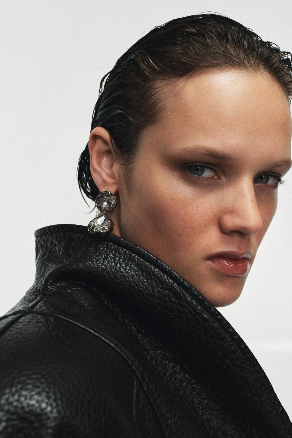 МЕТАЛЛИЧЕСКИЕ СЕРЬГИ СО СТРАЗАМИ