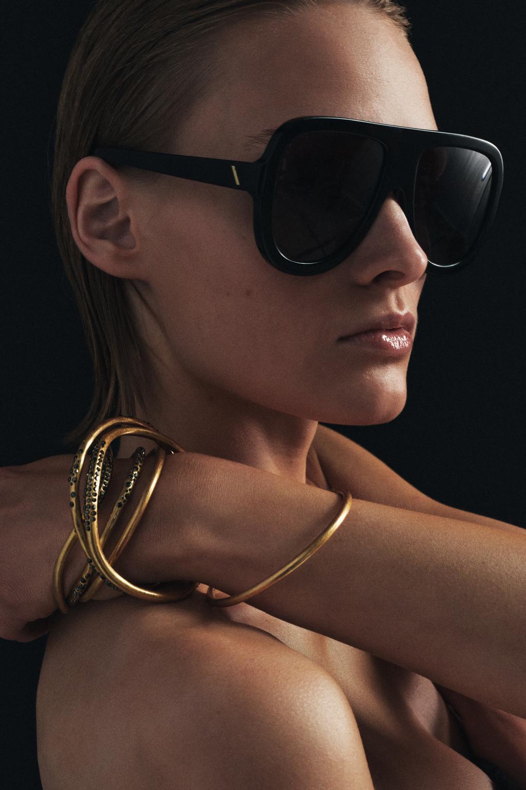 НАБОР ИЗ 6 ЖЕСТКИХ БРАСЛЕТОВ С БЛЕСКОМ