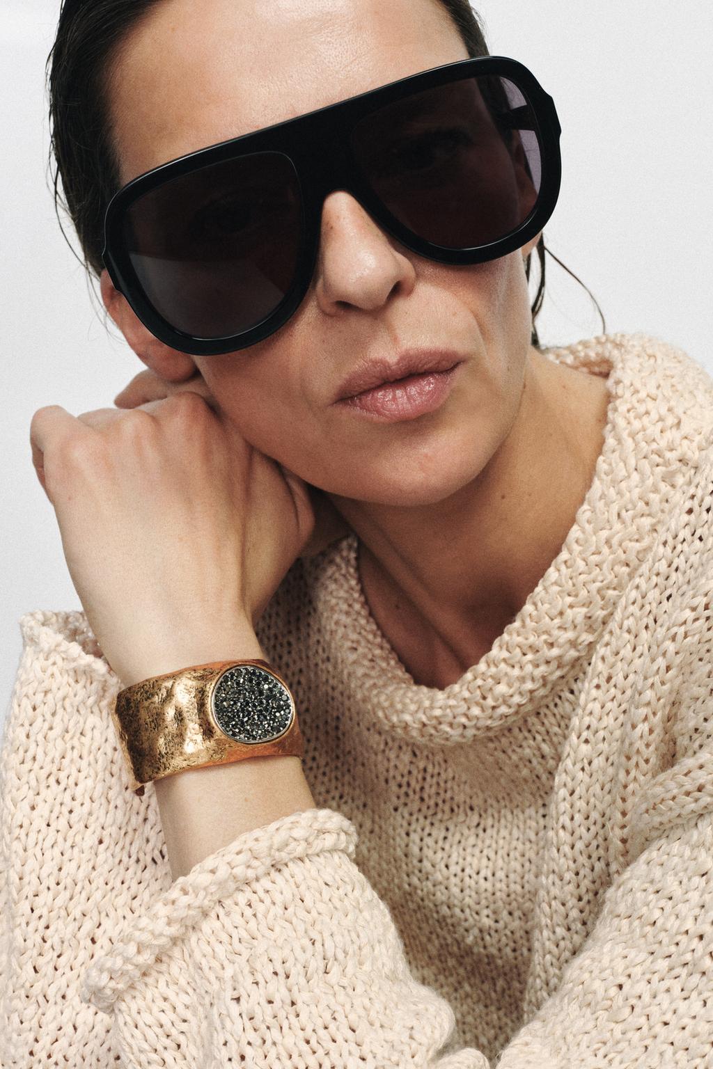 МЕТАЛЛИЧЕСКИЙ БРАСЛЕТ С РЕЗЬБОЙ И СТРАЗАМИ