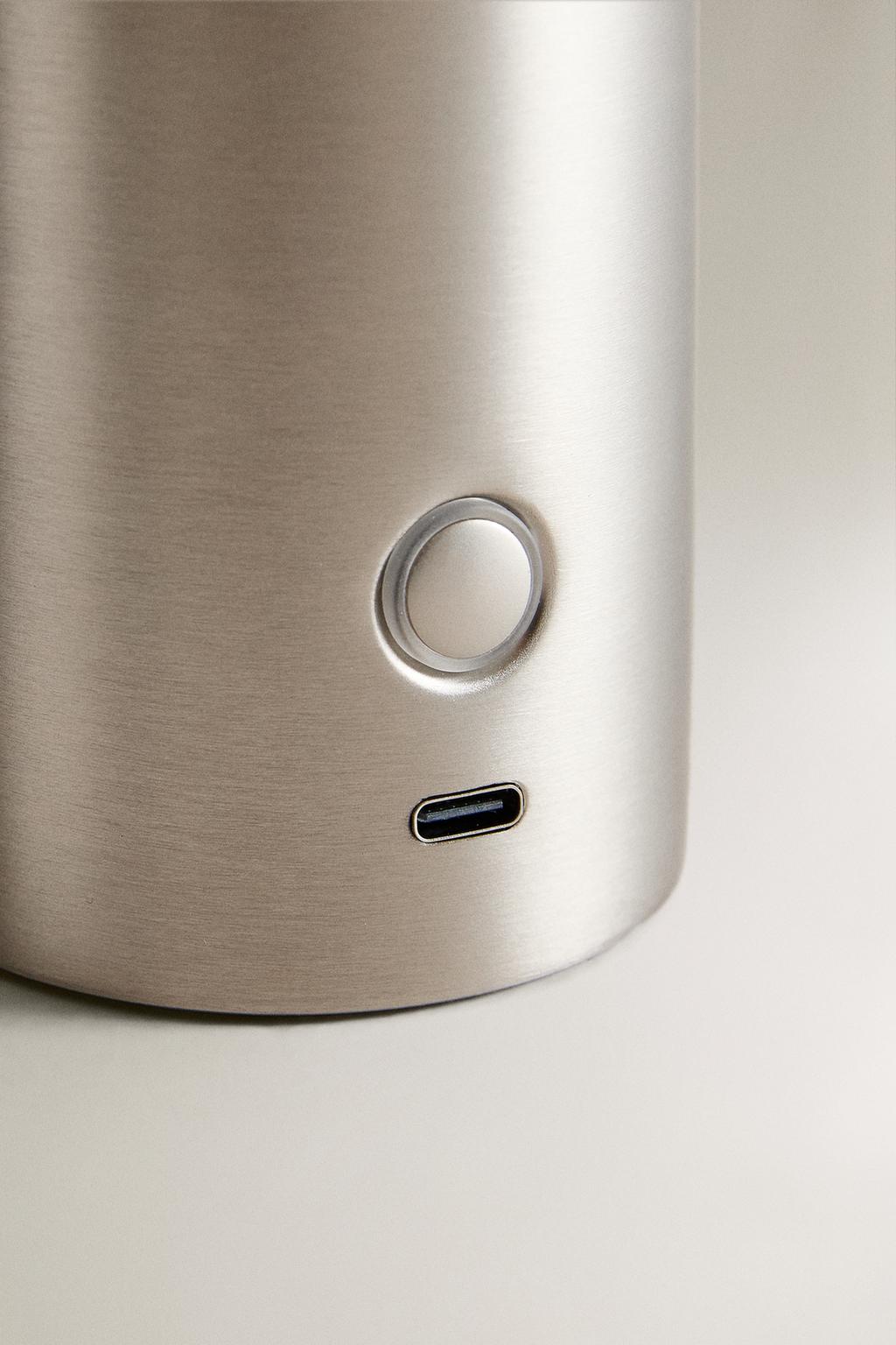 Беспроводная настольная лампа из мрамора и металла