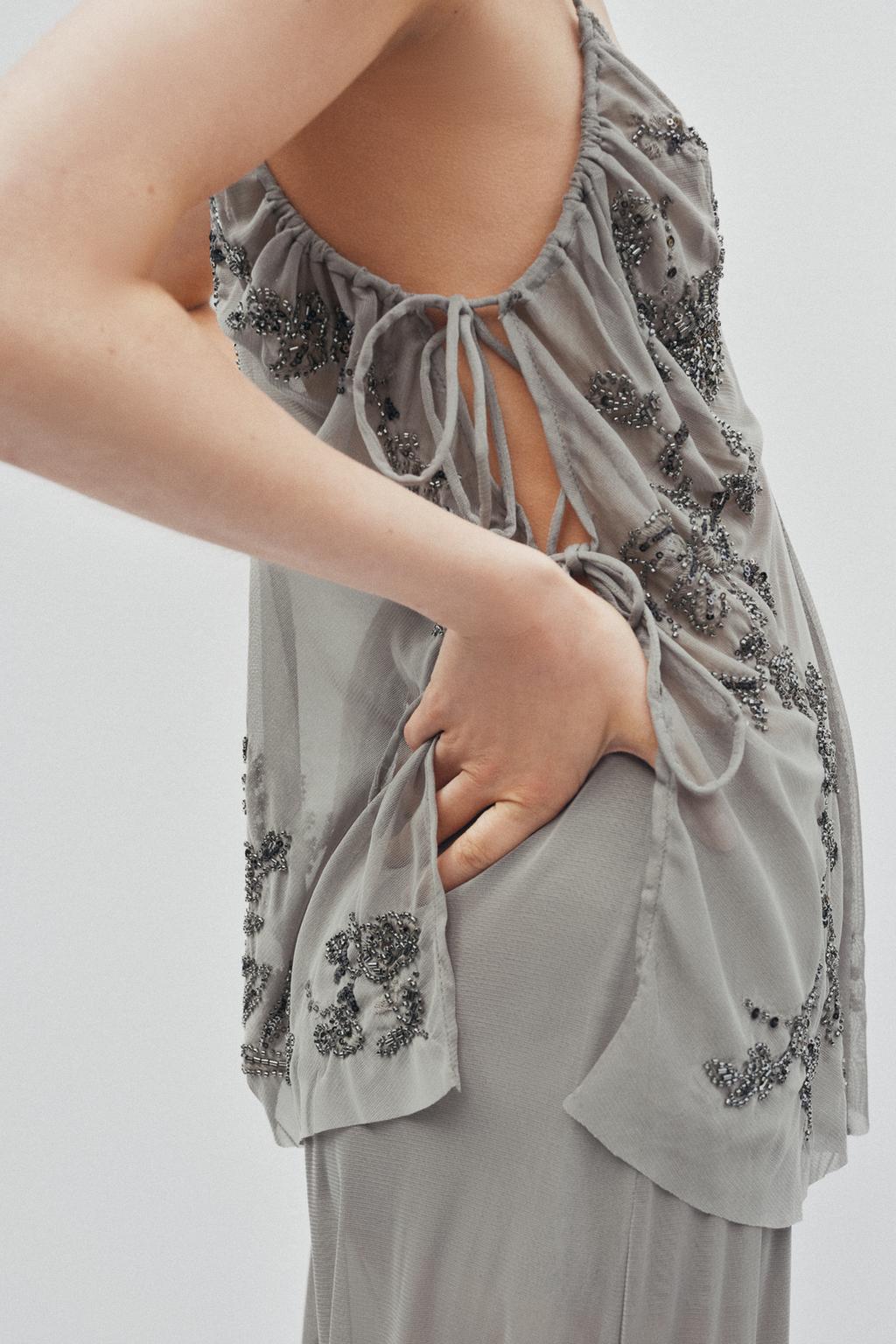 ТОП С ВЫШИВКОЙ И ПАЙЕТКАМИ