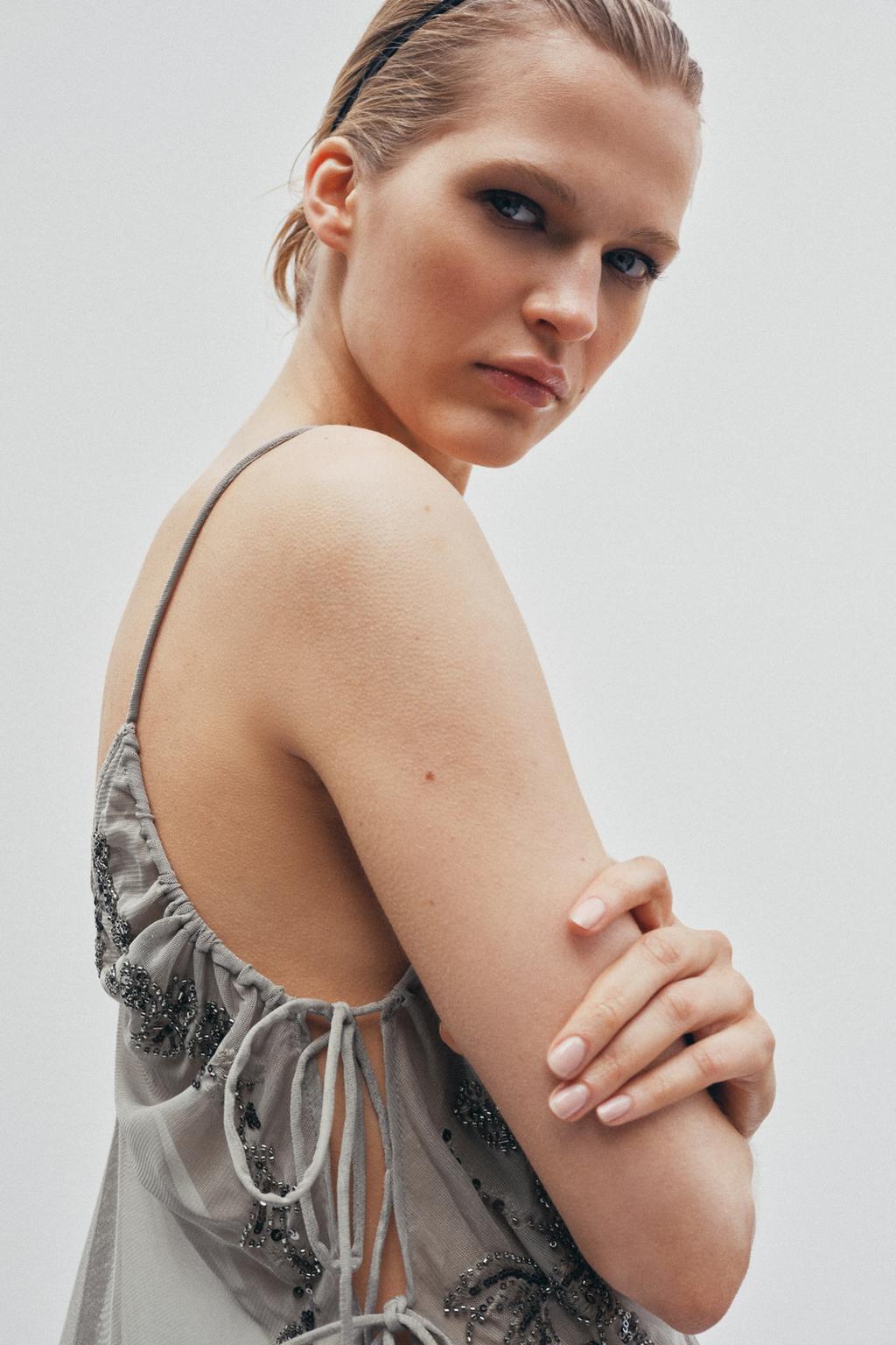 ТОП С ВЫШИВКОЙ И ПАЙЕТКАМИ