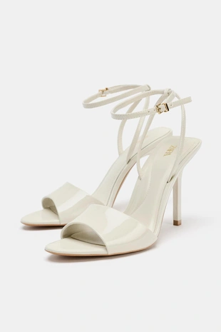 Лакированные босоножки на каблуке- Заказать в России