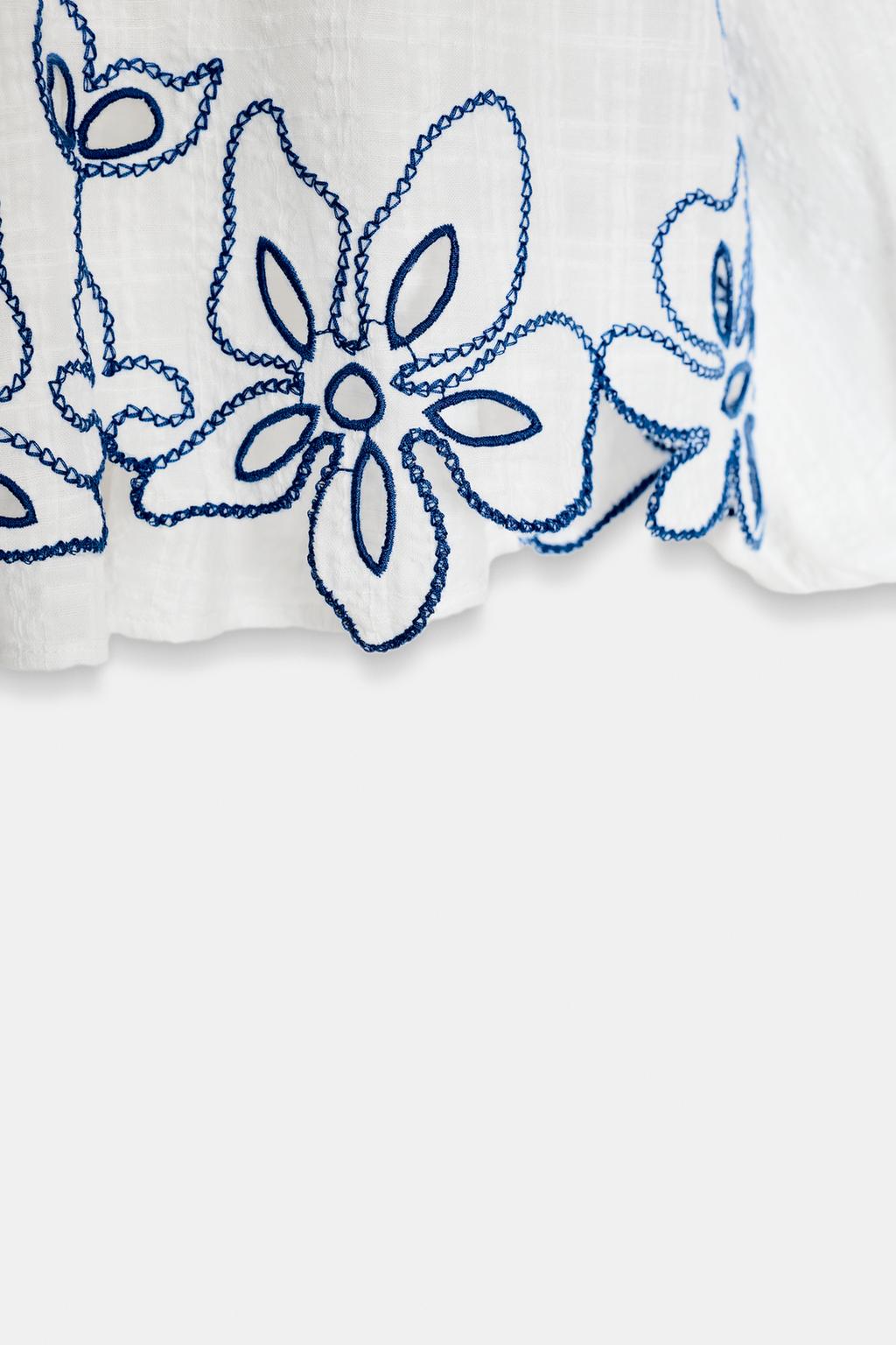 БЛУЗА С ЦВЕТОЧНОЙ ВЫШИВКОЙ