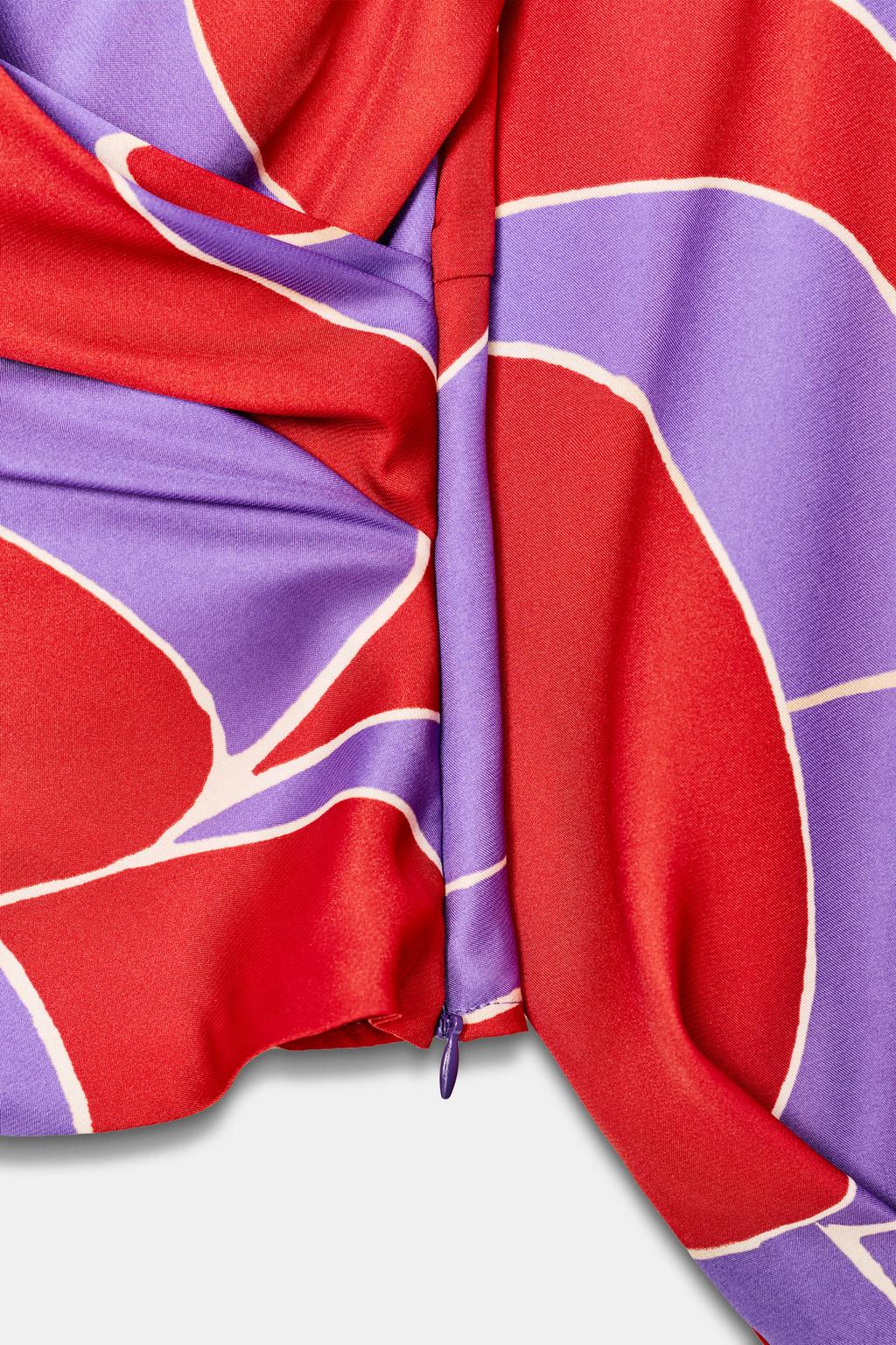 АТЛАСНАЯ РУБАШКА С ПРИНТОМ И ПОДПЛЕЧНИКАМИ