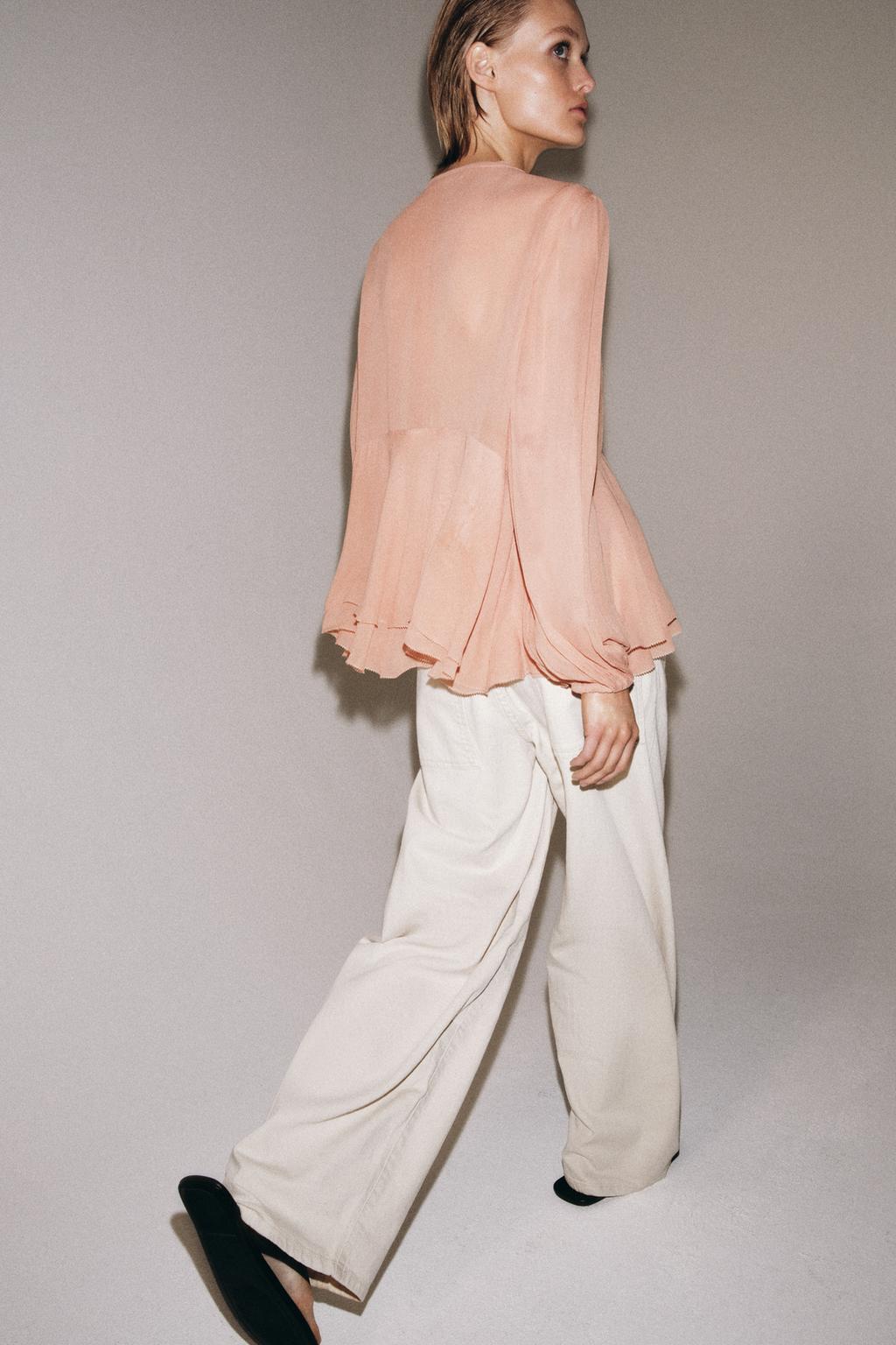 БЛУЗА С ВОЛАНАМИ — коллекция Zara «ZW»