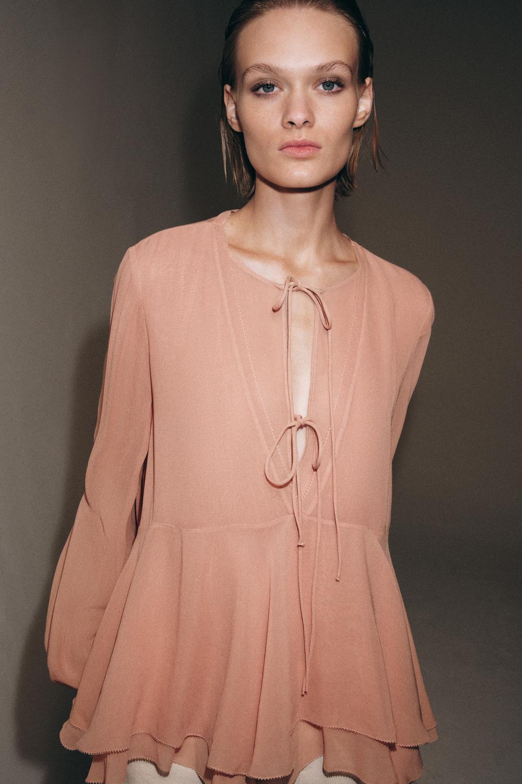 БЛУЗА С ВОЛАНАМИ — коллекция Zara «ZW»