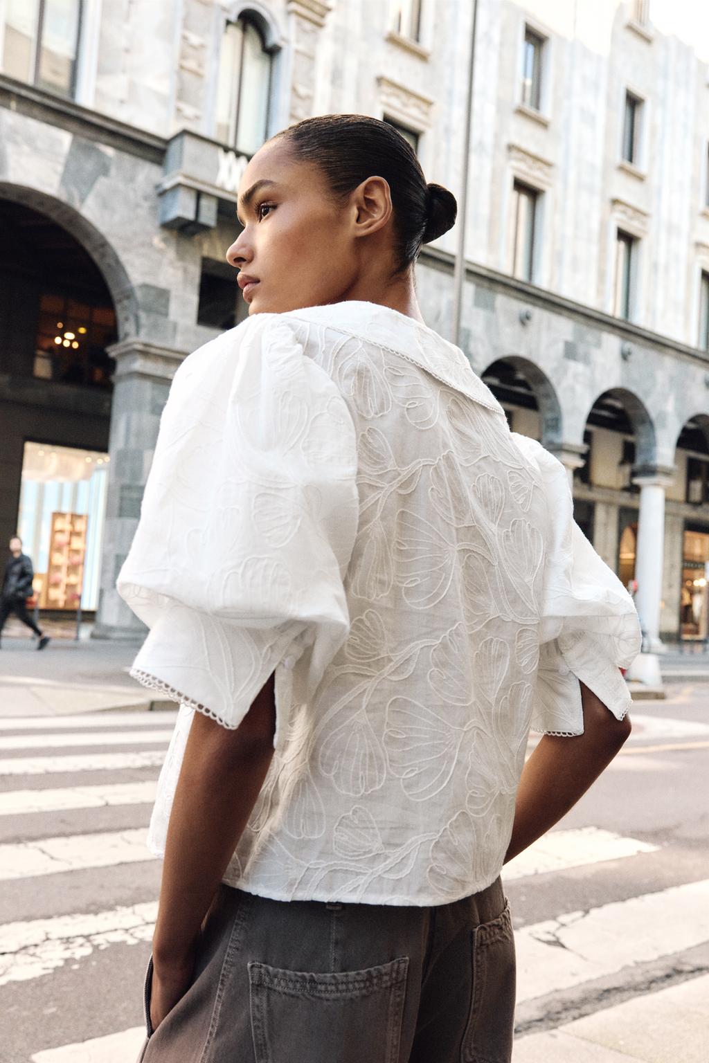 БЛУЗА С КРУГЛЫМ ВОРОТНИКОМ