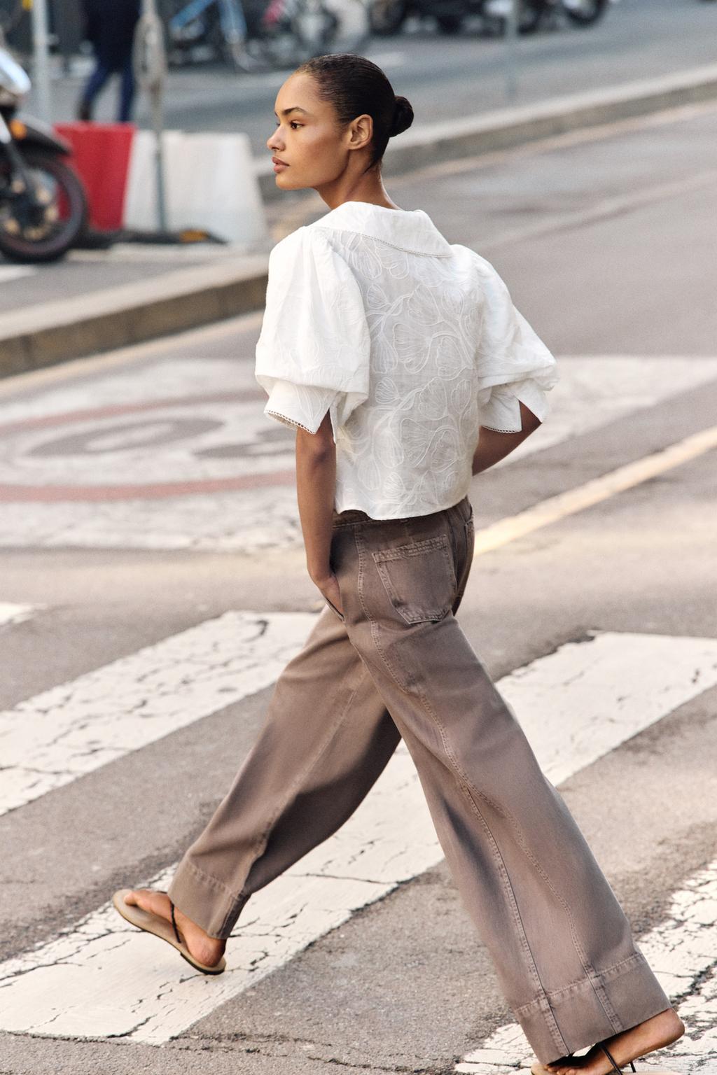 БЛУЗА С КРУГЛЫМ ВОРОТНИКОМ