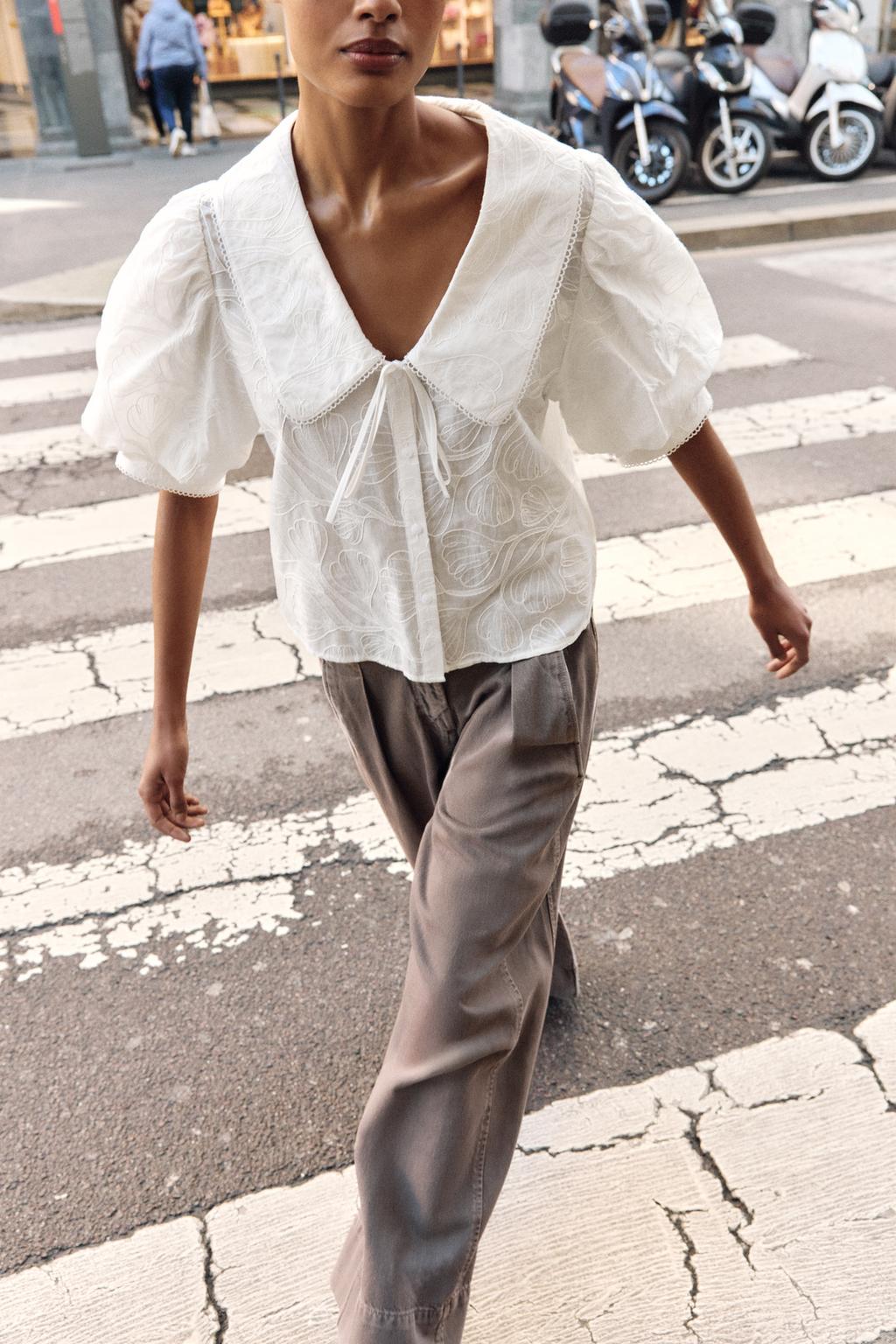 БЛУЗА С КРУГЛЫМ ВОРОТНИКОМ