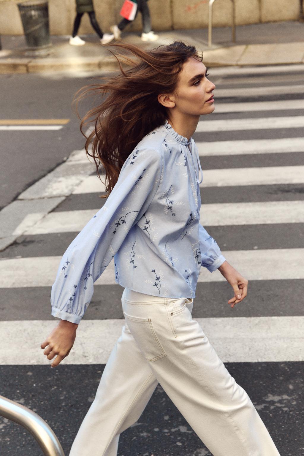 БЛУЗА С ВЫШИВКОЙ И ПРИНТОМ