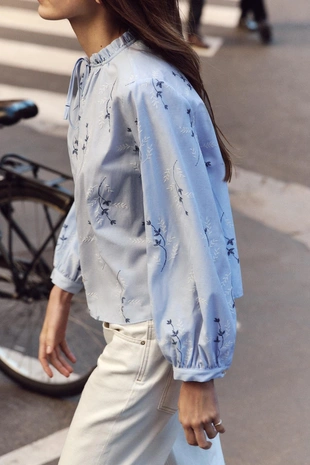 Блуза с вышивкой и принтом- Заказать в России