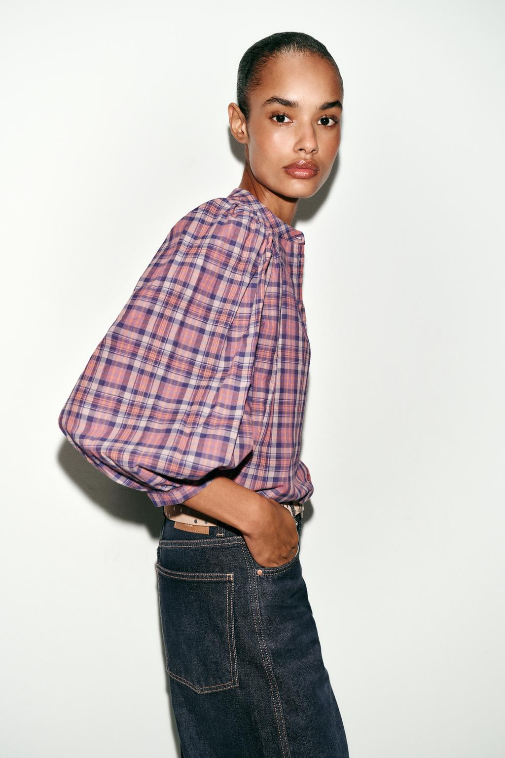 БЛУЗА В КЛЕТКУ С КРУГЛЫМ ВЫРЕЗОМ