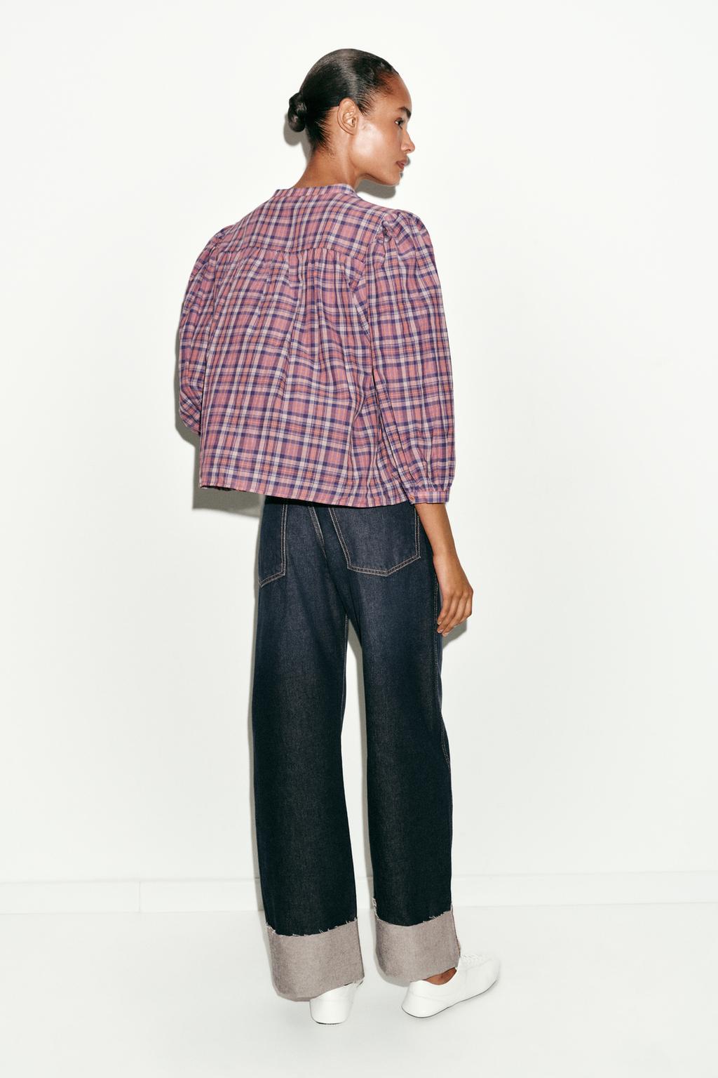 БЛУЗА В КЛЕТКУ С КРУГЛЫМ ВЫРЕЗОМ