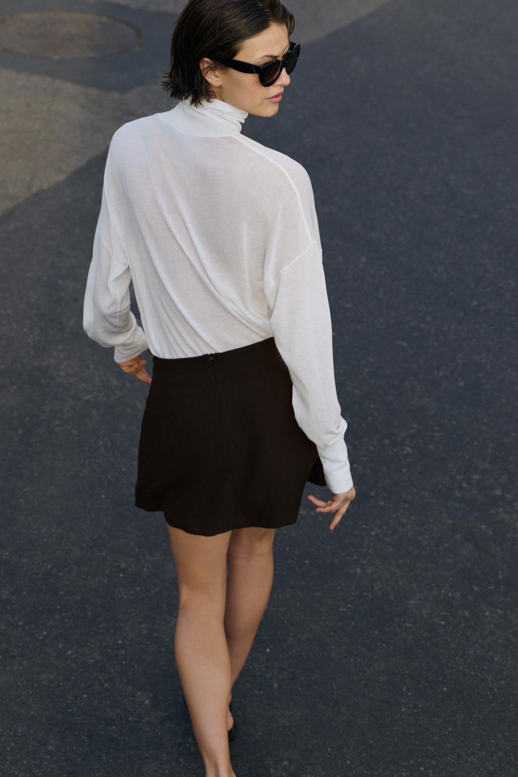 МИНИ-ЮБКА СО ШЛЕВКАМИ