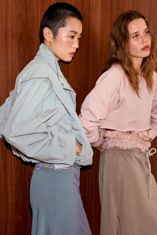 Юбка из выцветшей ткани с кружевной отделкой- Заказать в России