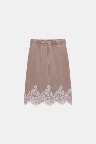 Юбка из выцветшей ткани с кружевной отделкой- Заказать в России