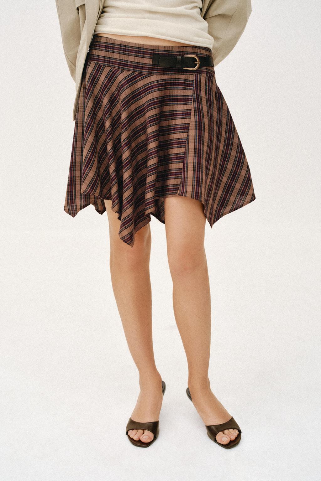 МИНИ-ЮБКА В КЛЕТКУ С ПРЯЖКОЙ