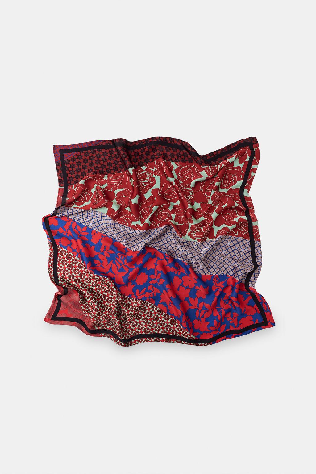 АТЛАСНЫЙ ПЛАТОК С ЦВЕТОЧНЫМ ПРИНТОМ