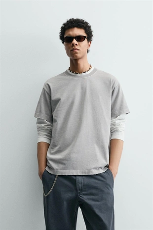 Футболка укороченного кроя с эффектом потертости