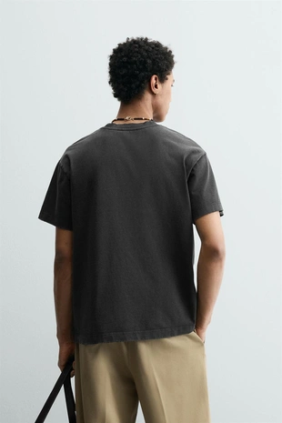 Футболка BOXY FIT с эффектом потертости- Заказать в России