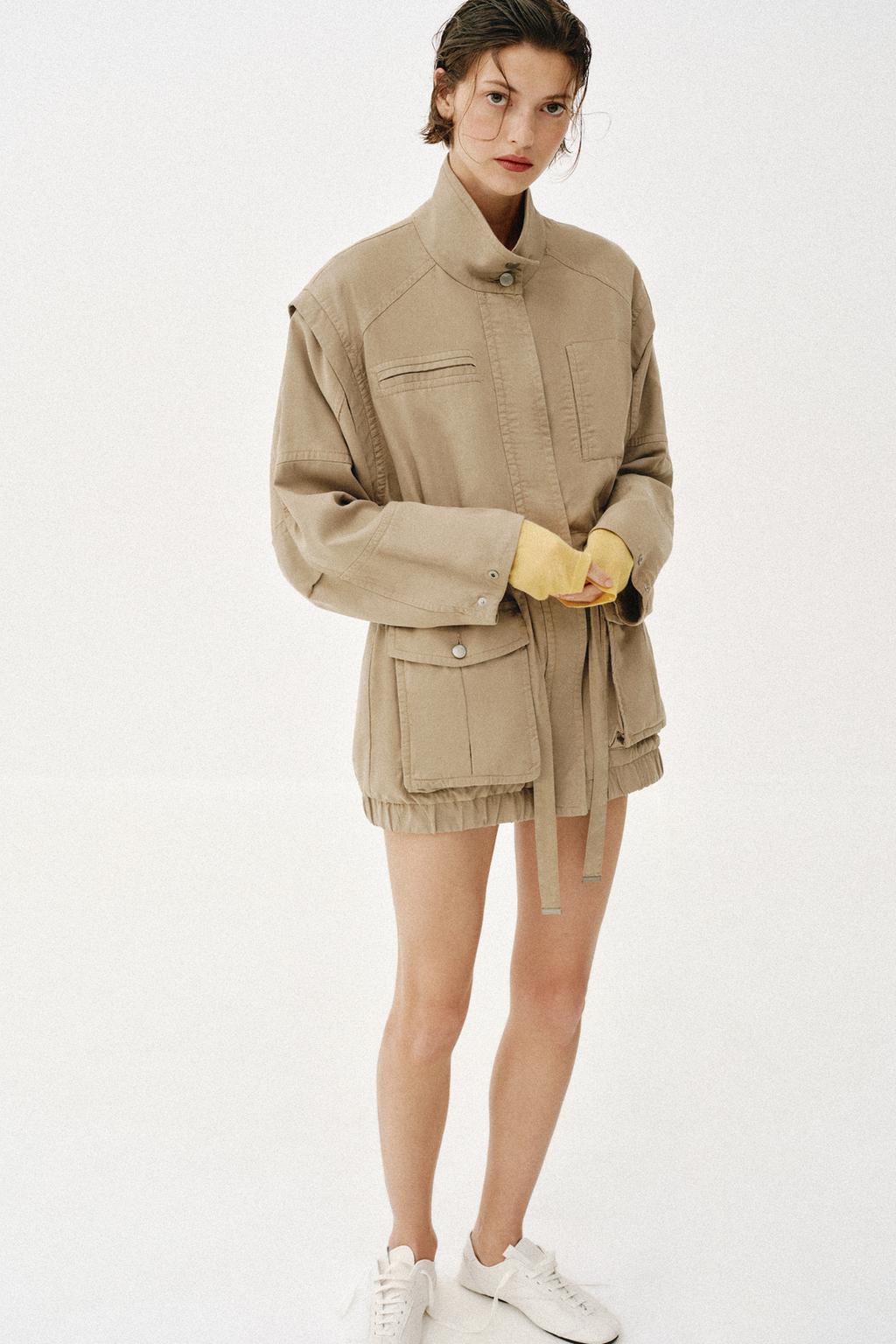 УДЛИНЕННАЯ КУРТКА С ВЫСОКИМ ВОРОТНИКОМ