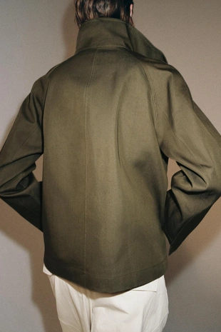 Короткий тренч с высоким воротником — ZW COLLECTION- Заказать в России