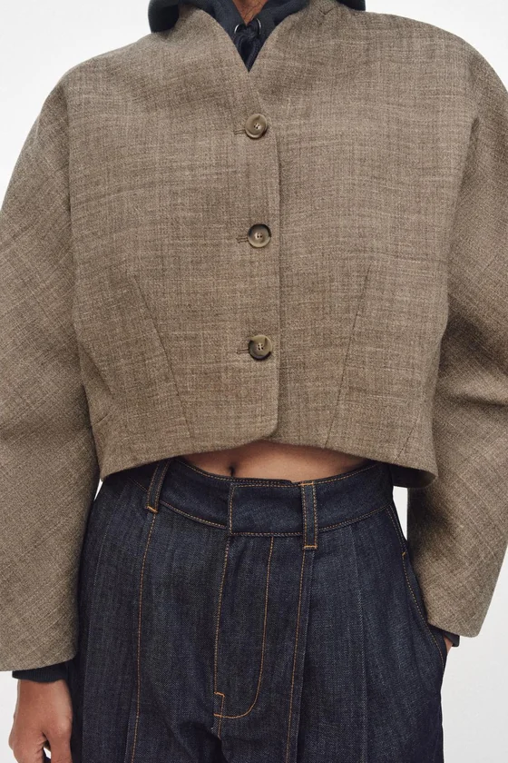 КОРОТКАЯ КУРТКА ИЗ ШЕРСТИ — коллекция Zara «ZW»