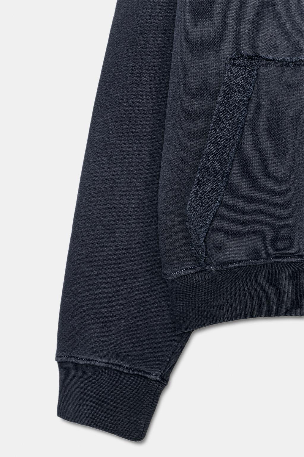 ХУДИ С КАПЮШОНОМ И ЭФФЕКТОМ ПОТЕРТОСТИ