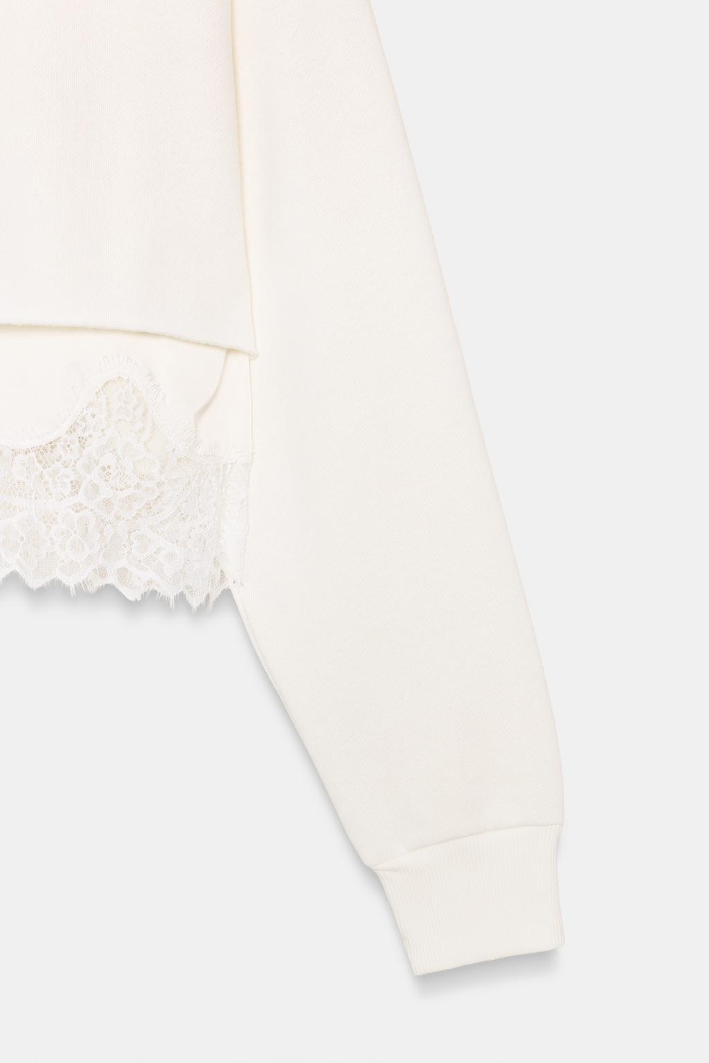 УКОРОЧЕННАЯ ТОЛСТОВКА С КРУЖЕВОМ