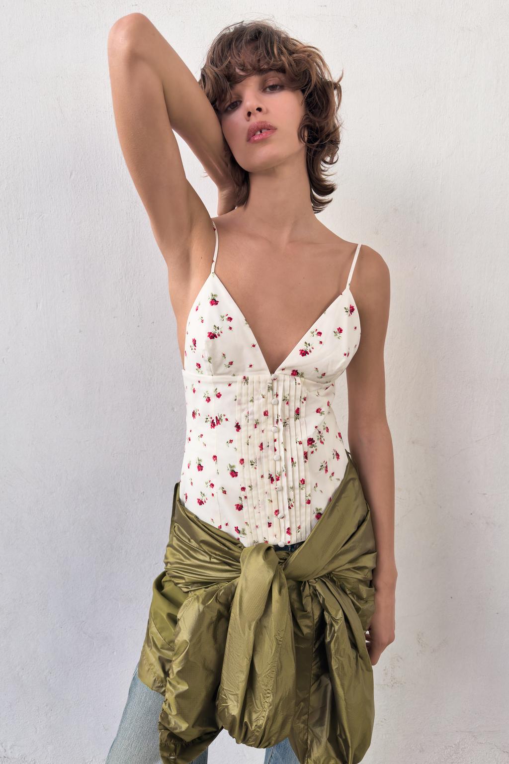 ТОП НА БРЕТЕЛЯХ СО СКЛАДКАМИ