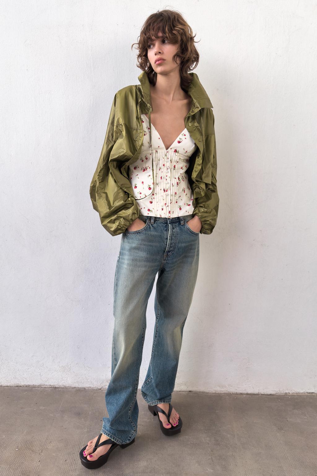 ТОП НА БРЕТЕЛЯХ СО СКЛАДКАМИ