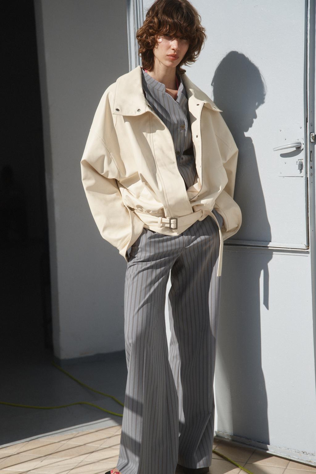 БОМБЕР ИЗ ИСКУССТВЕННОЙ КОЖИ