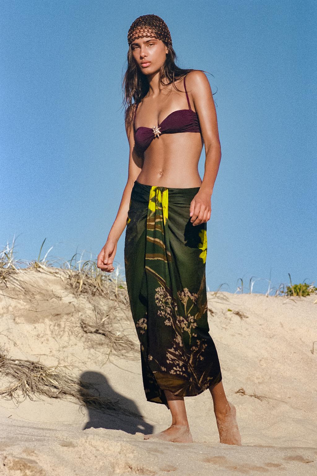 ПАРЕО С ЦВЕТОЧНЫМ ПРИНТОМ И УЗЛОМ