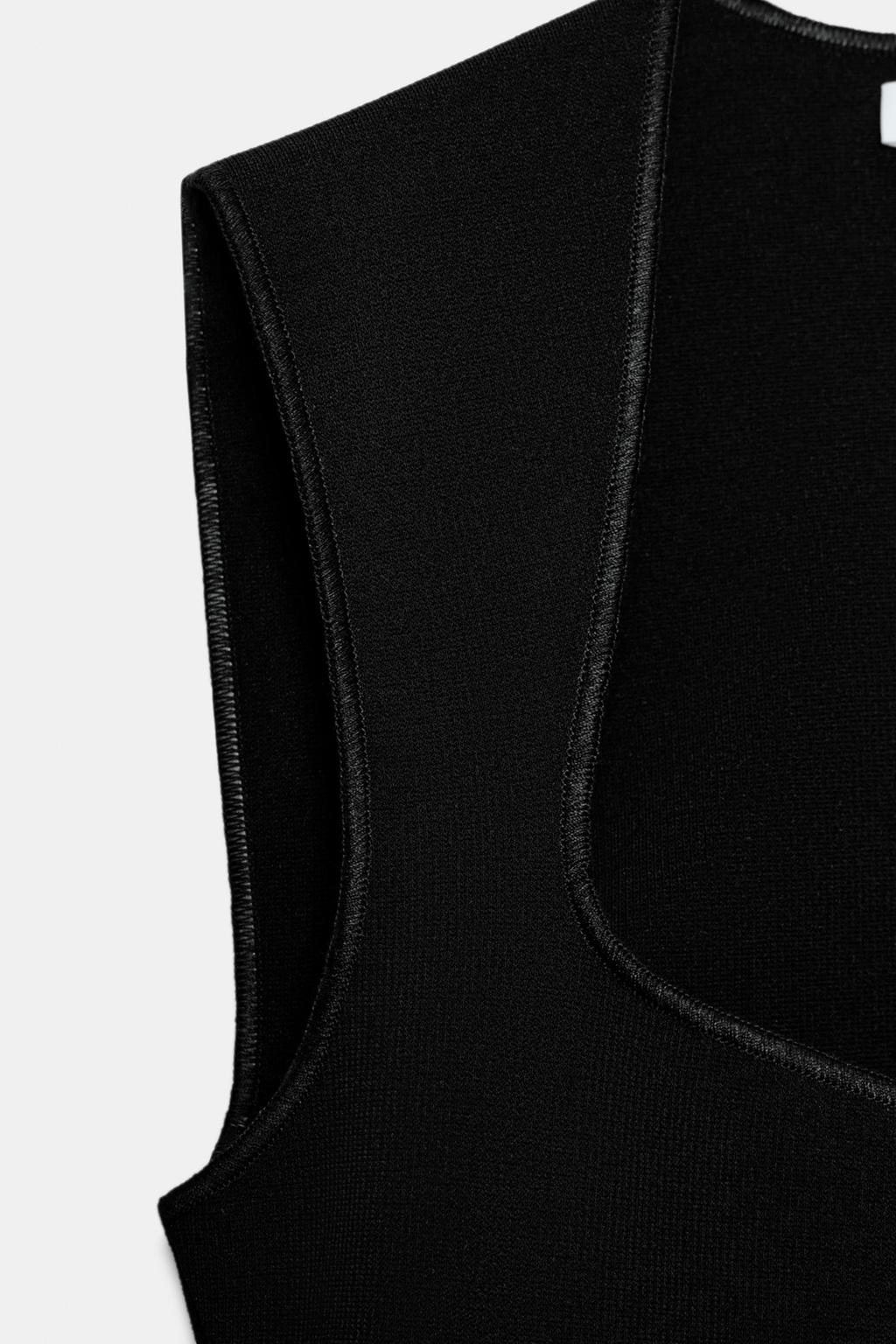 БОДИ С КВАДРАТНЫМ ВЫРЕЗОМ ИЗ ЭЛАСТИЧНОЙ ТКАНИ