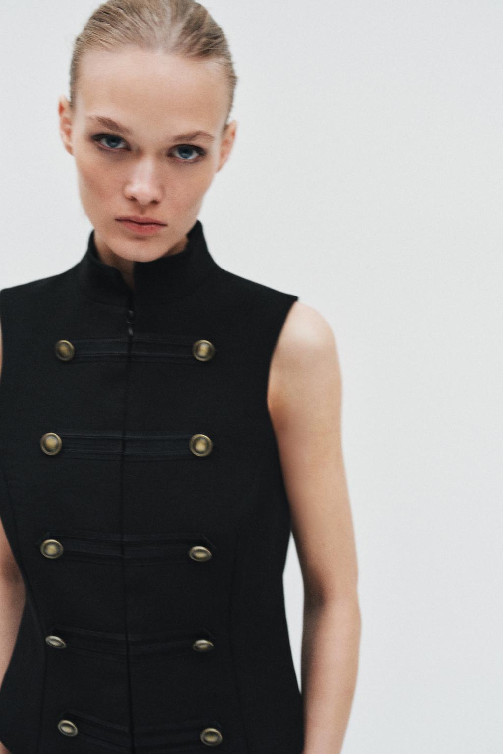 ЖИЛЕТ С НАВЕСНЫМИ ПЕТЛЯМИ