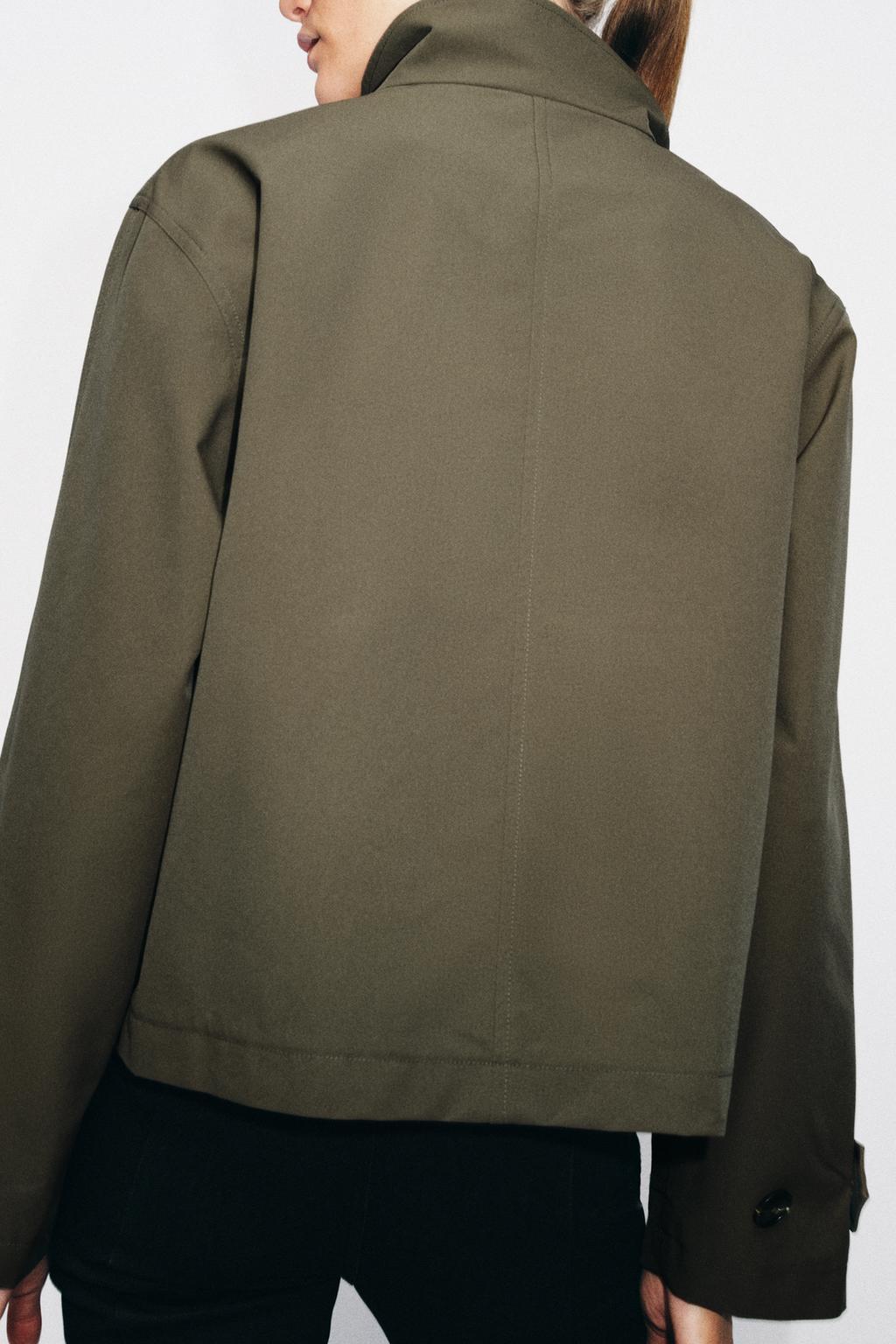 УКОРОЧЕННЫЙ ДВУБОРТНЫЙ ТРЕНЧ