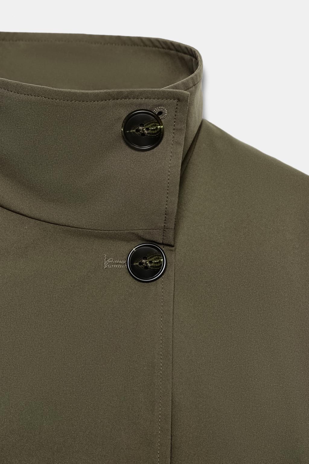 УКОРОЧЕННЫЙ ДВУБОРТНЫЙ ТРЕНЧ