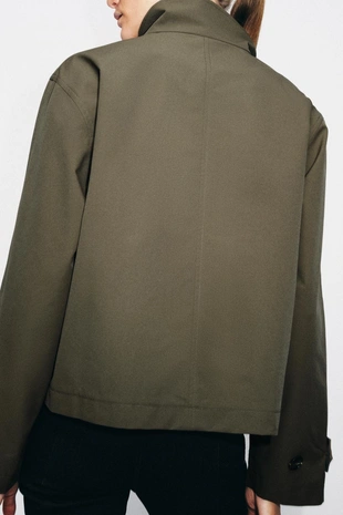 Укороченный двубортный тренч- Заказать в России