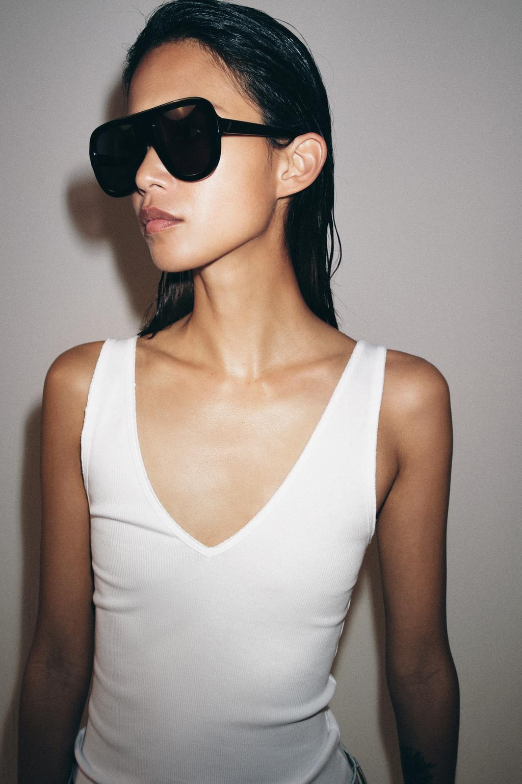 ТОП В РУБЧИК С V-ОБРАЗНЫМ ВЫРЕЗОМ