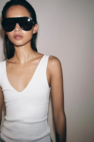 Топ в рубчик с V-образным вырезом- Заказать в России