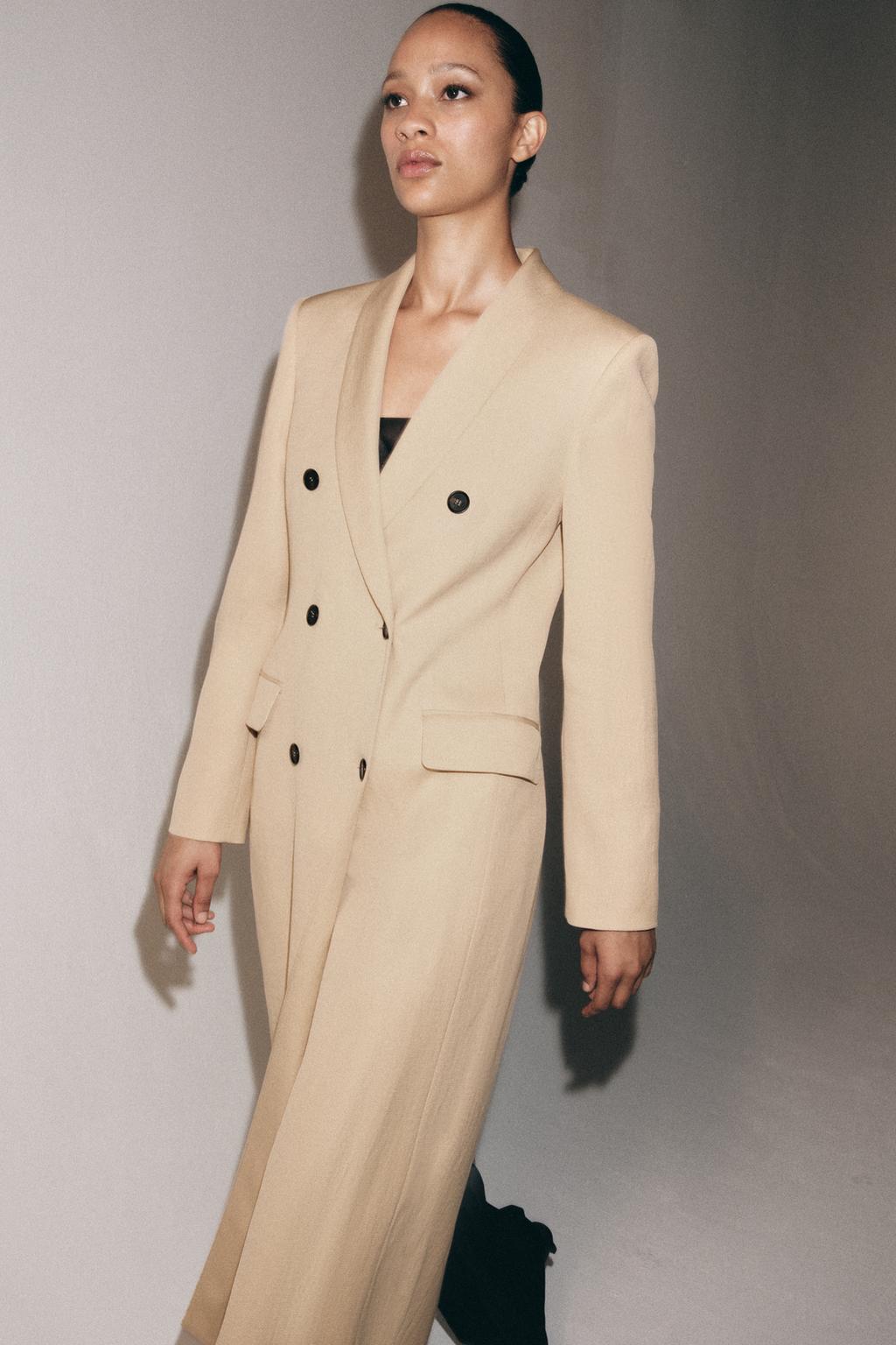 ДВУБОРТНОЕ СТРУЯЩЕЕСЯ ПАЛЬТО — коллекция Zara «ZW»