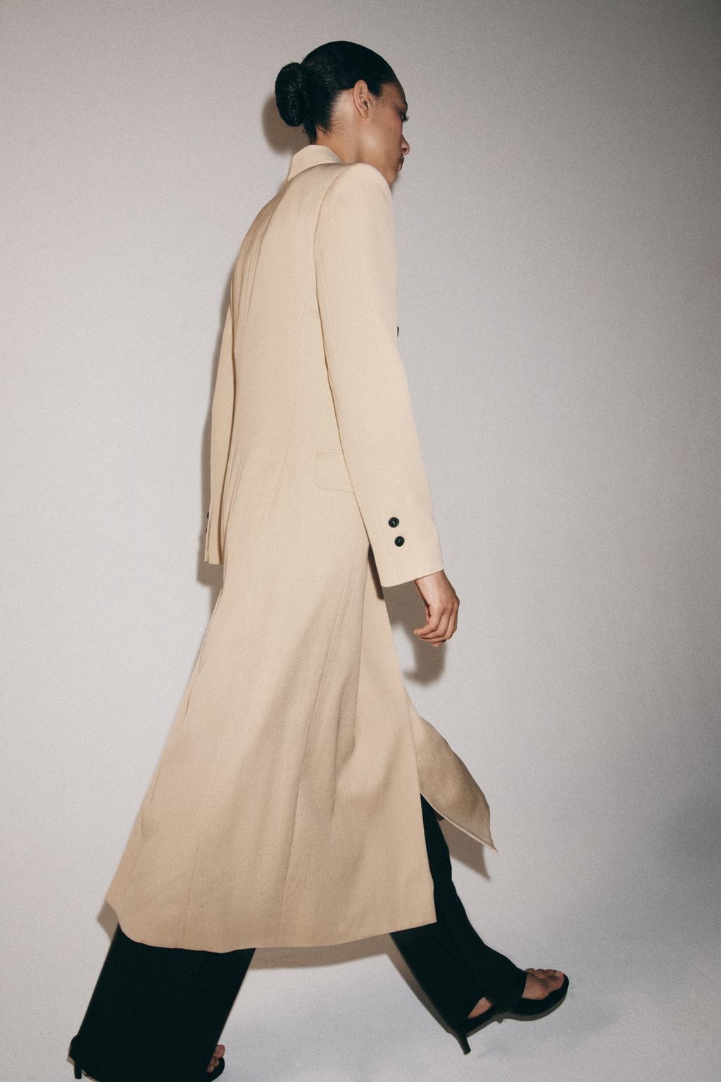 ДВУБОРТНОЕ СТРУЯЩЕЕСЯ ПАЛЬТО — коллекция Zara «ZW»