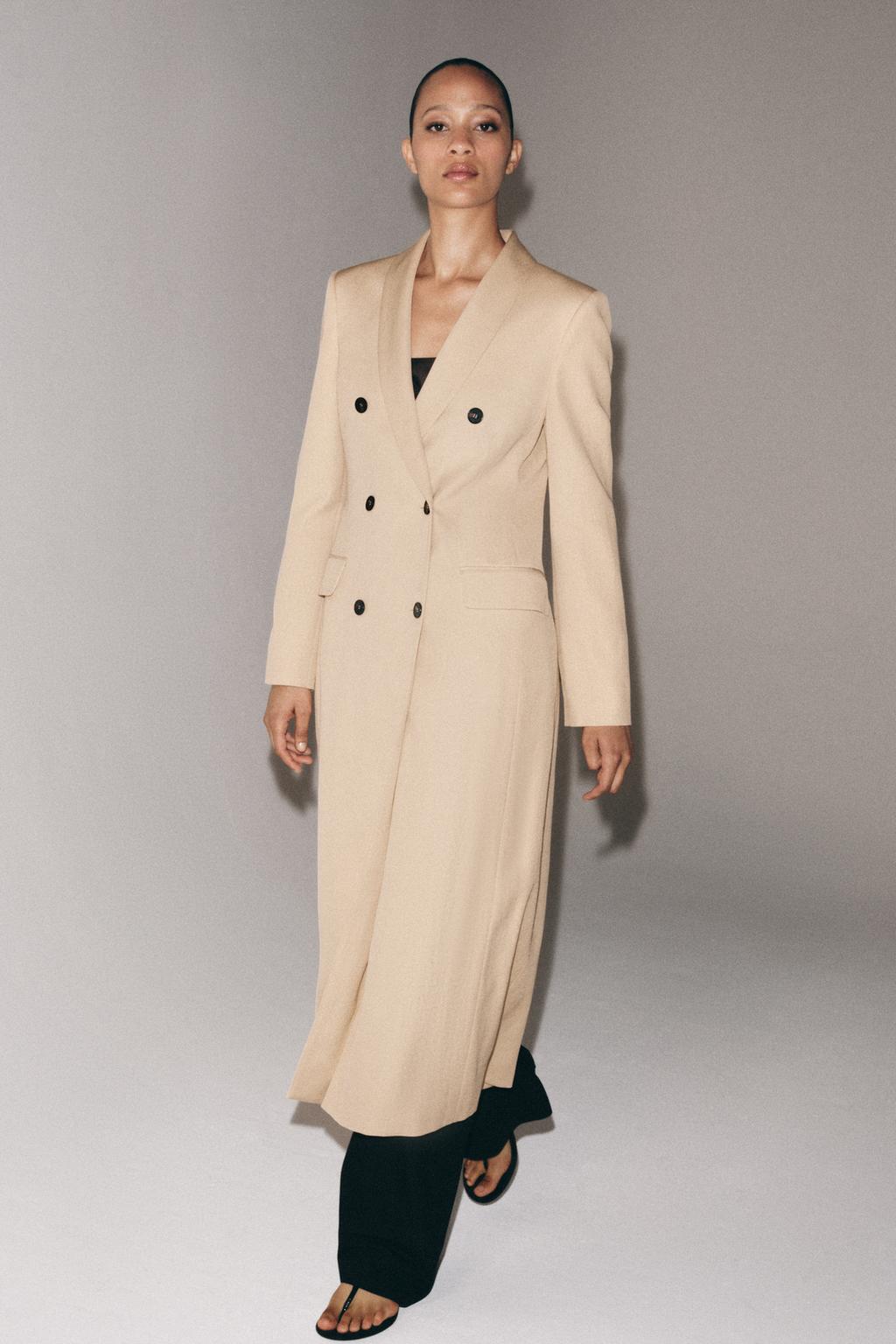 ДВУБОРТНОЕ СТРУЯЩЕЕСЯ ПАЛЬТО — коллекция Zara «ZW»