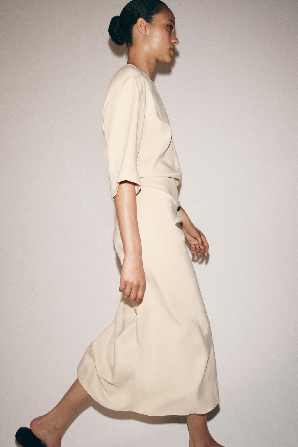 ПЛАТЬЕ МИДИ СО СБОРКАМИ — коллекция Zara «ZW»