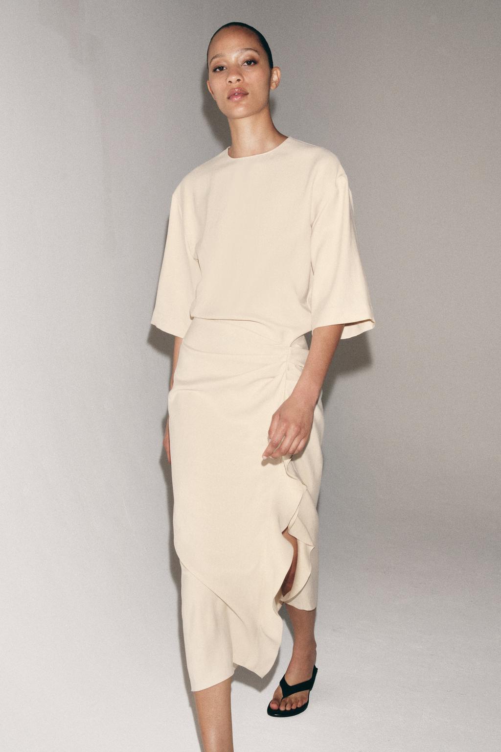 ПЛАТЬЕ МИДИ СО СБОРКАМИ — коллекция Zara «ZW»