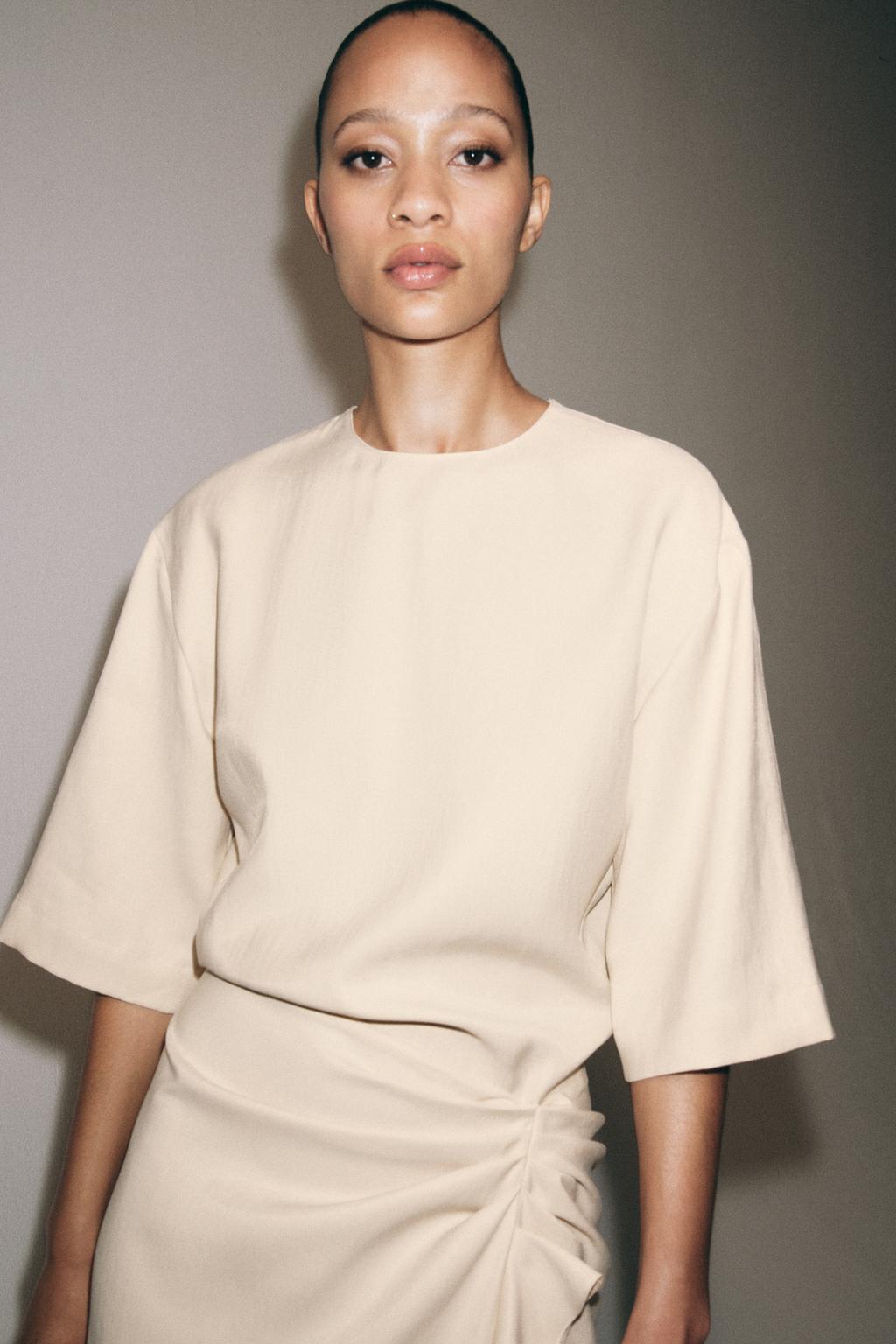 ПЛАТЬЕ МИДИ СО СБОРКАМИ — коллекция Zara «ZW»